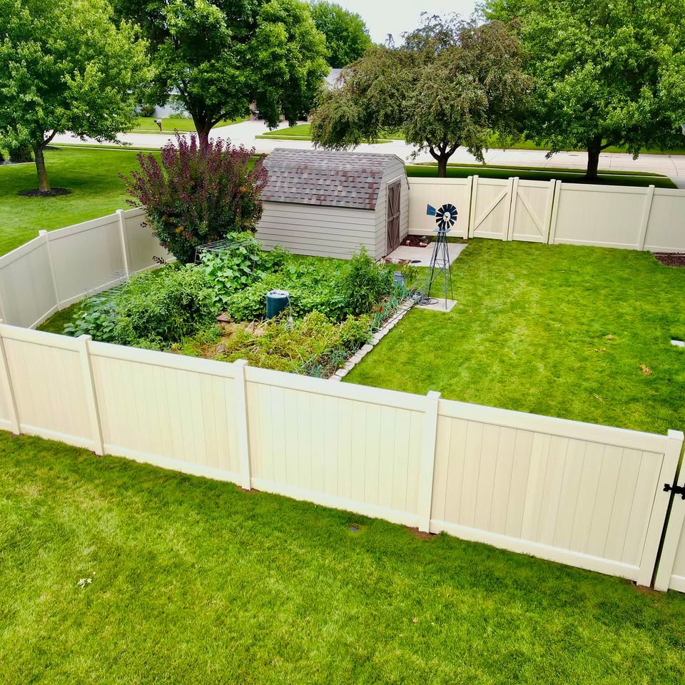 Vinyl Fence in Southeast Nebraska by KD Fencing